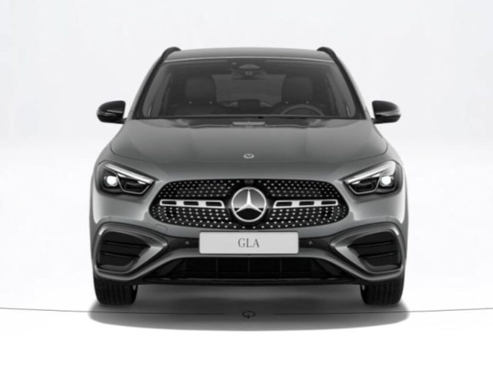 Mercedes-Benz GLA SUV nuova a Verona (3)