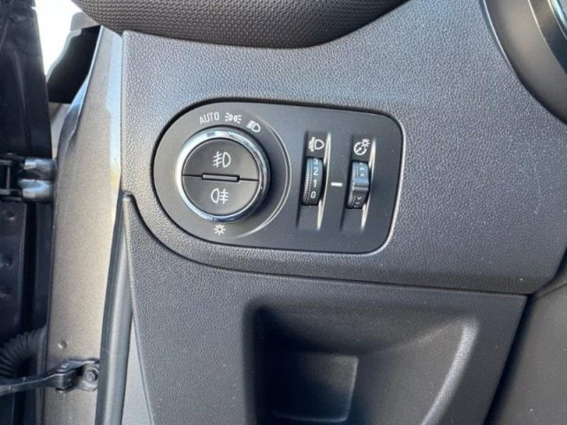 Opel Crossland X usata a Massa-Carrara (13)