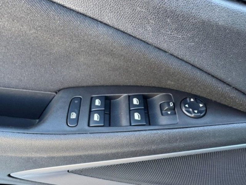 Opel Crossland X usata a Massa-Carrara (14)