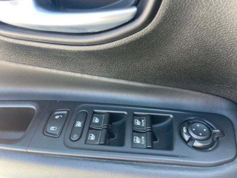 Jeep Renegade usata a Massa-Carrara (12)