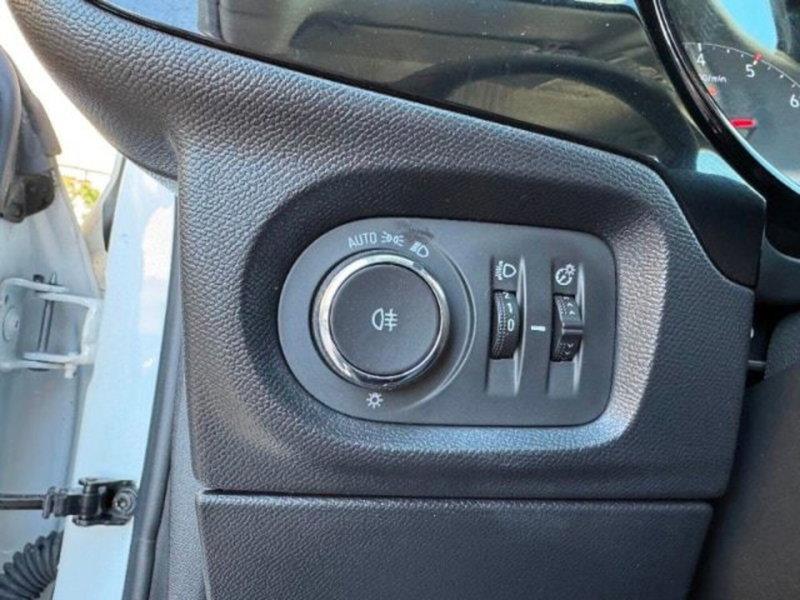 Opel Corsa usata a Massa-Carrara (14)