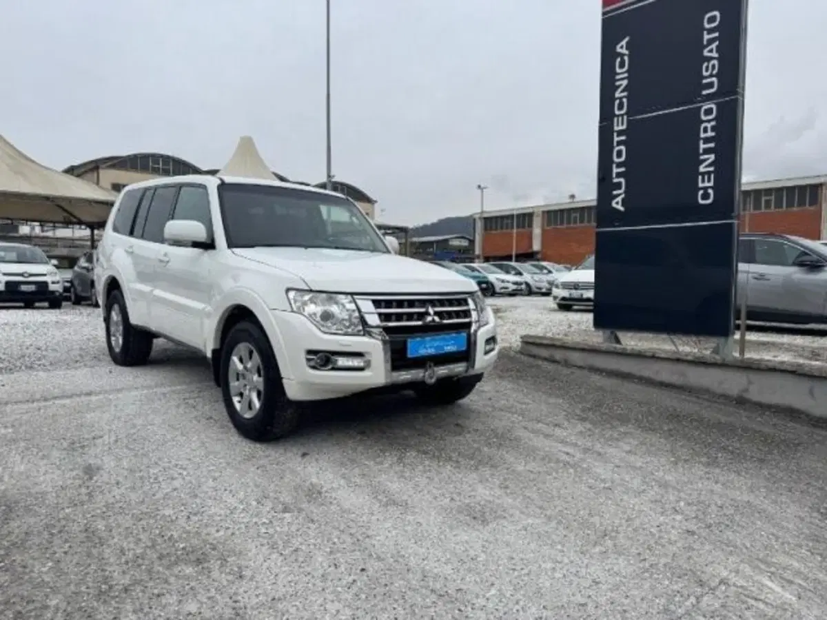 Mitsubishi Pajero usata a Massa-Carrara