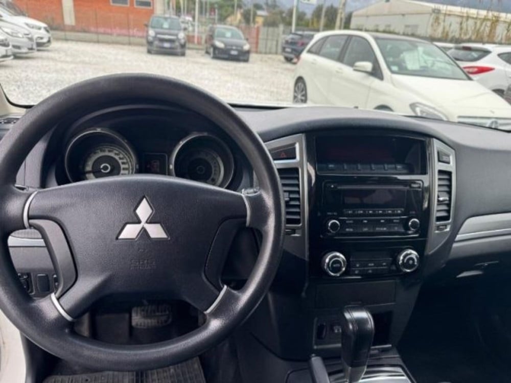 Mitsubishi Pajero usata a Massa-Carrara (12)