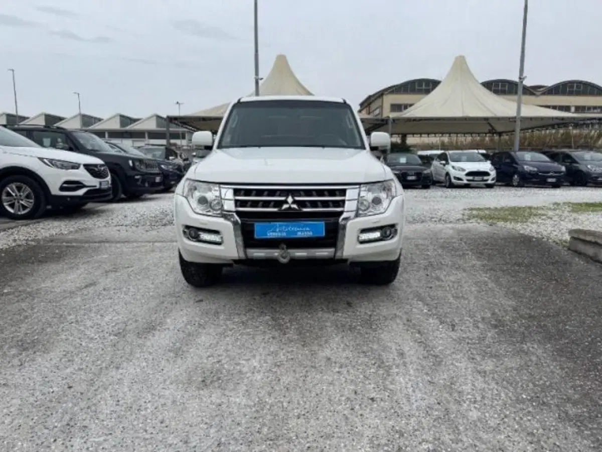 Mitsubishi Pajero usata a Massa-Carrara (3)