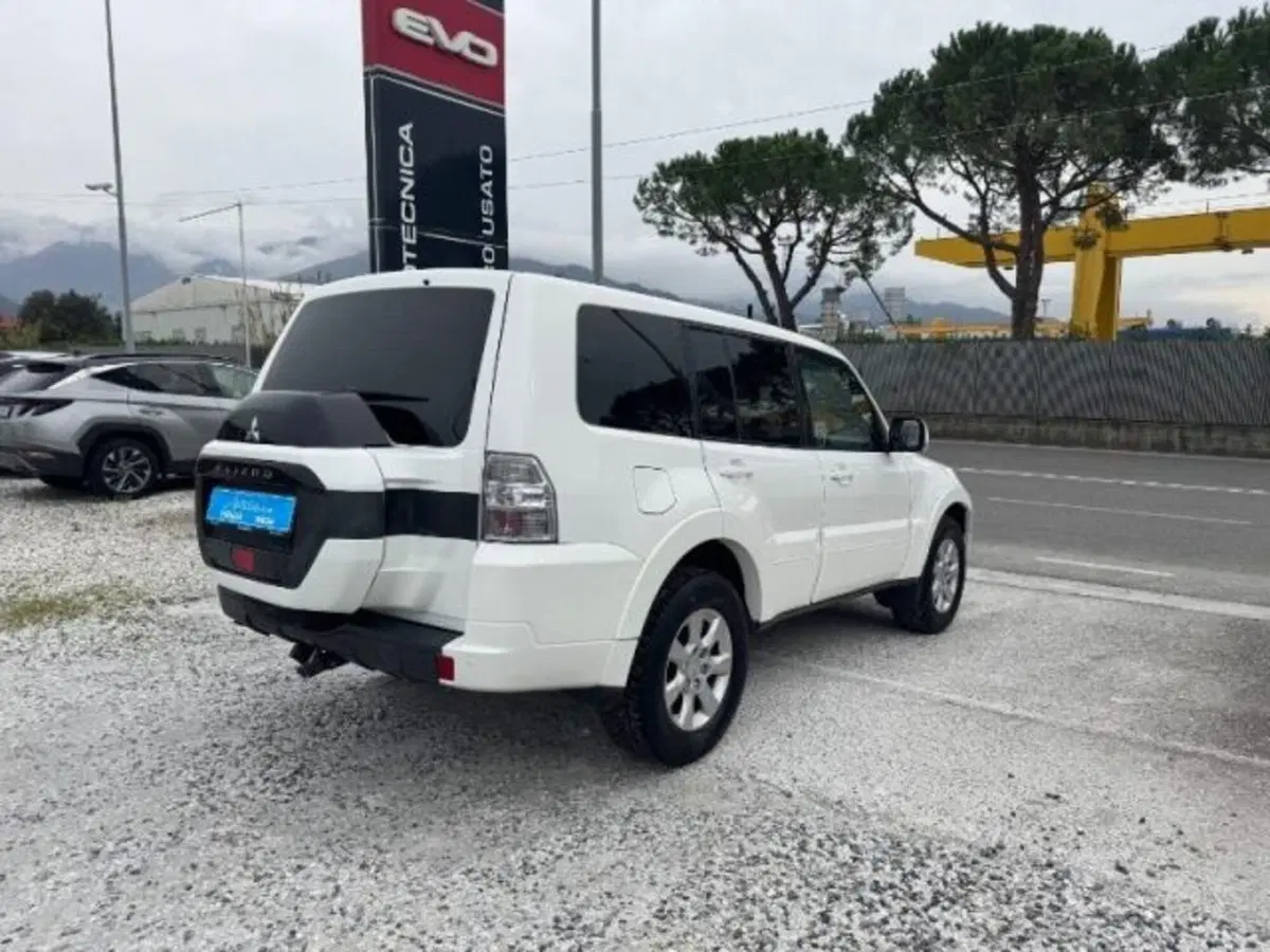 Mitsubishi Pajero usata a Massa-Carrara (4)