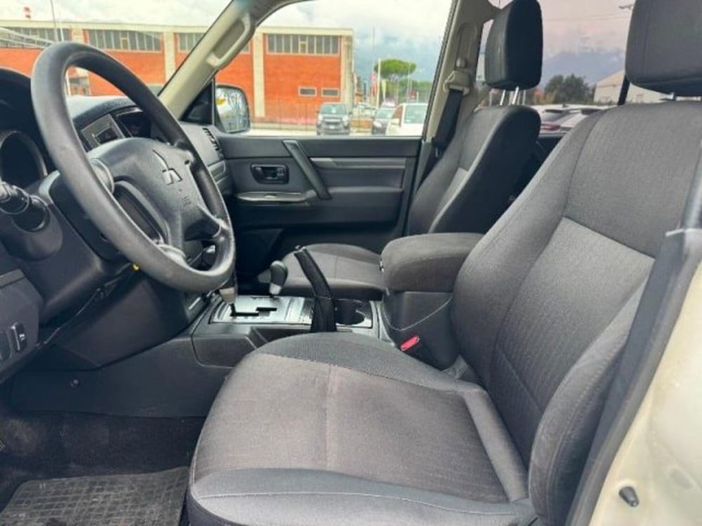 Mitsubishi Pajero usata a Massa-Carrara (7)