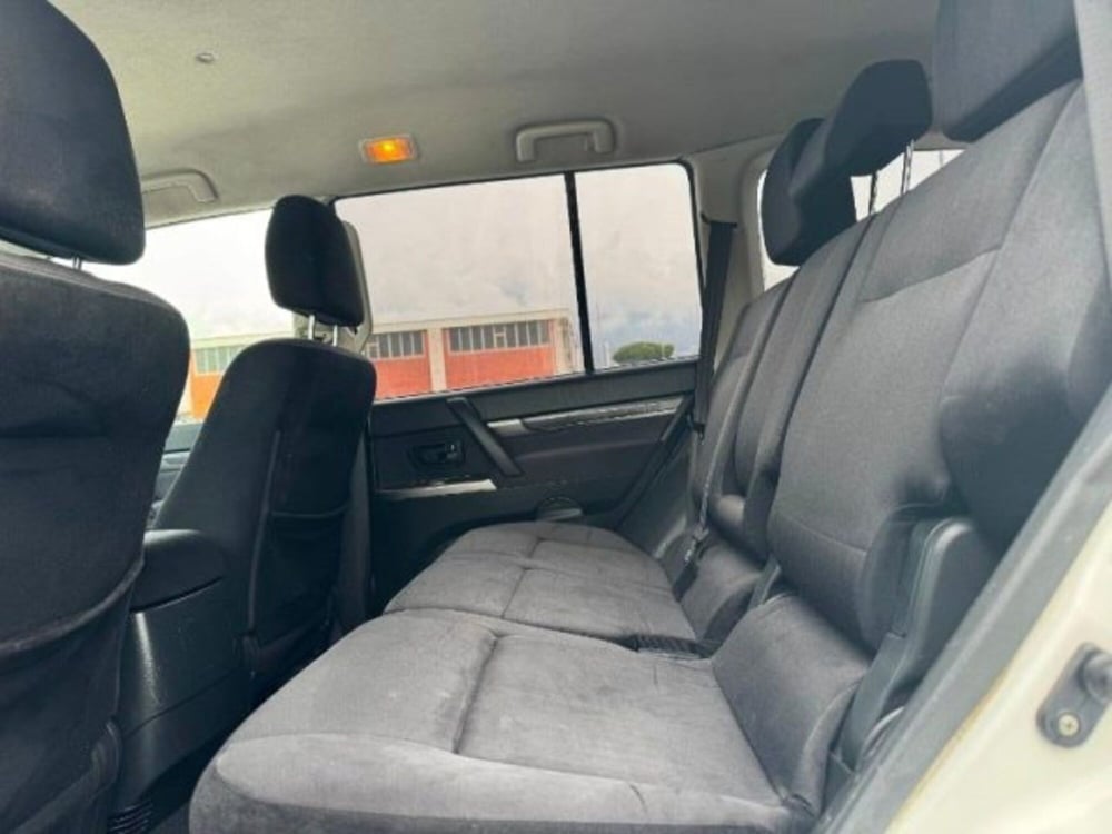 Mitsubishi Pajero usata a Massa-Carrara (8)