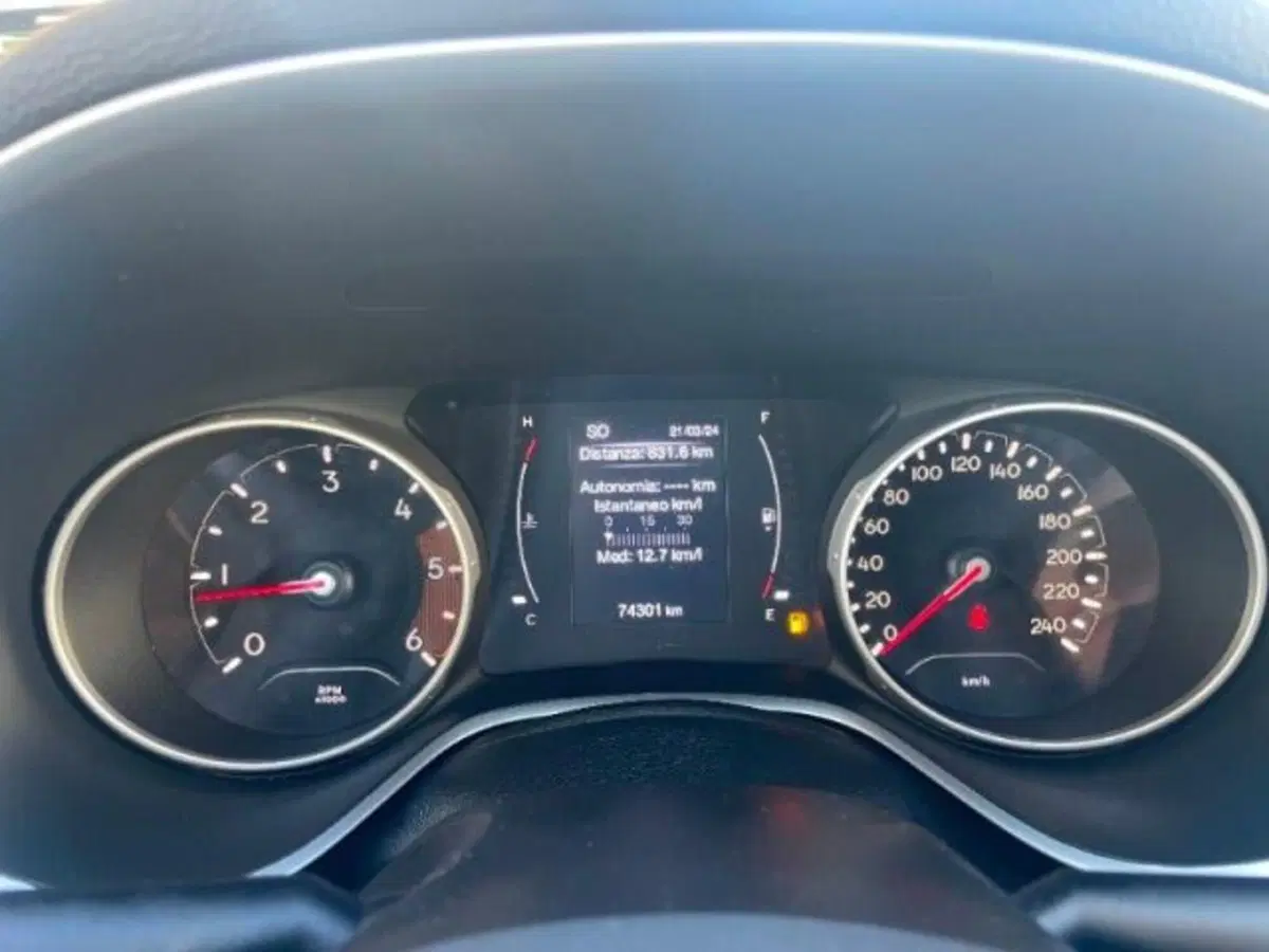 Jeep Compass usata a Massa-Carrara (7)