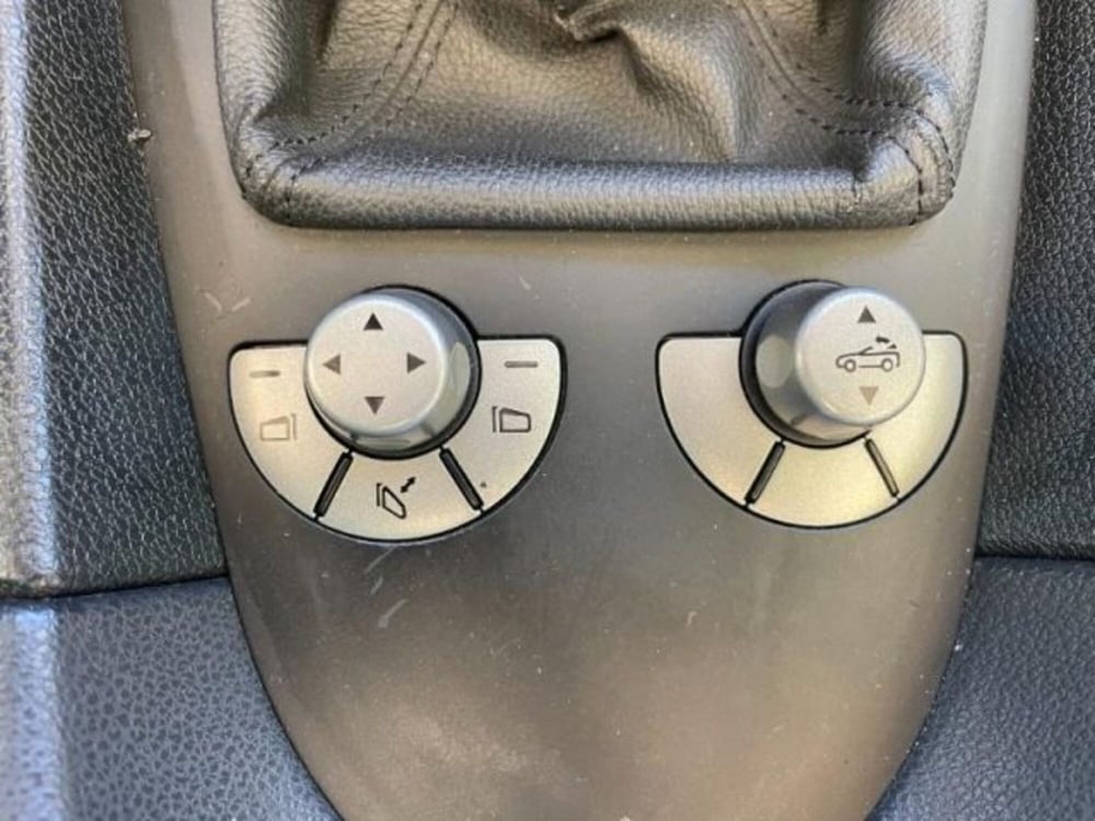 Mercedes-Benz SLK usata a Massa-Carrara (15)