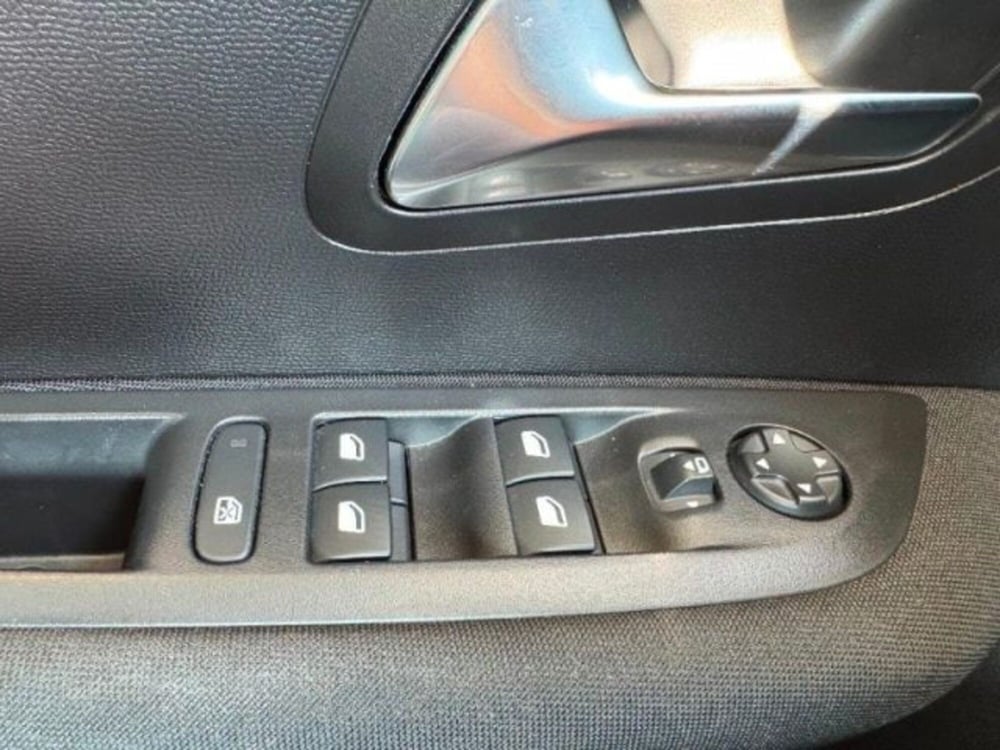 Peugeot 208 usata a Massa-Carrara (14)