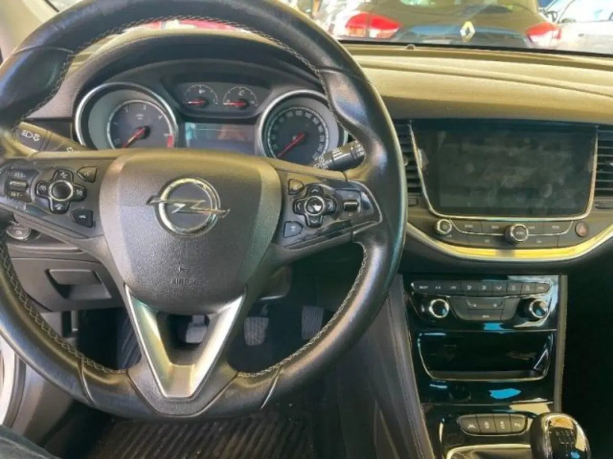 Opel Astra usata a Massa-Carrara (8)
