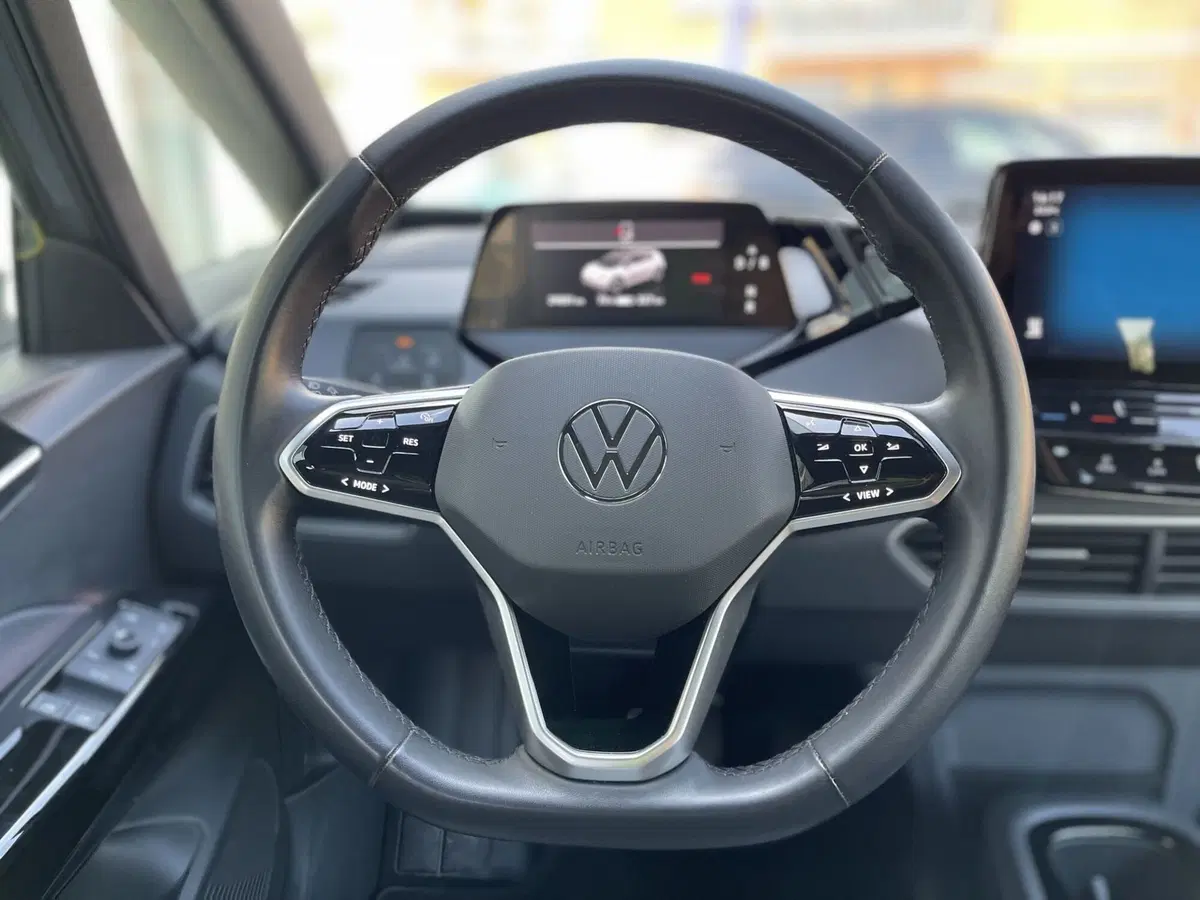 Volkswagen ID.3 usata a Genova (9)