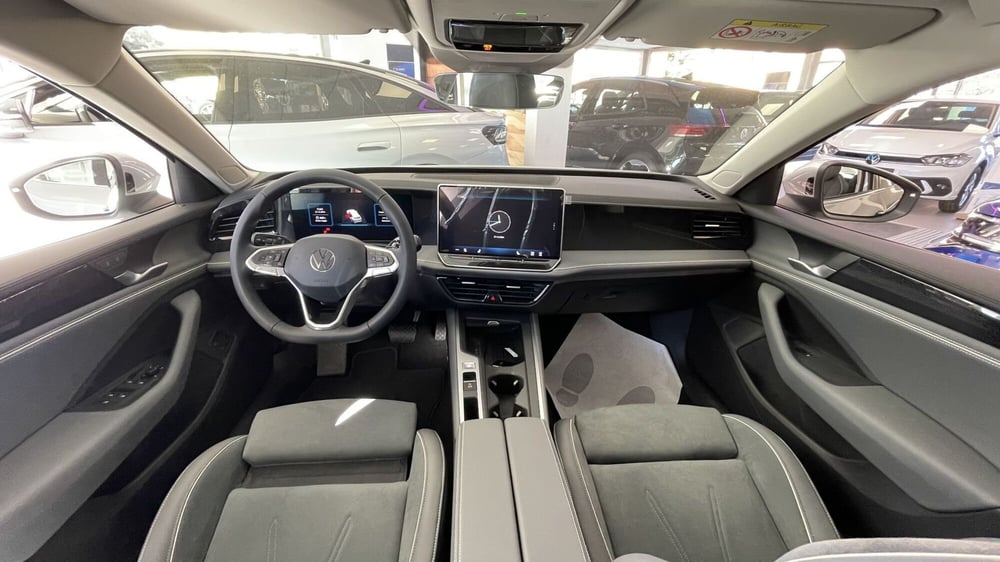 Volkswagen Passat nuova a Genova (12)