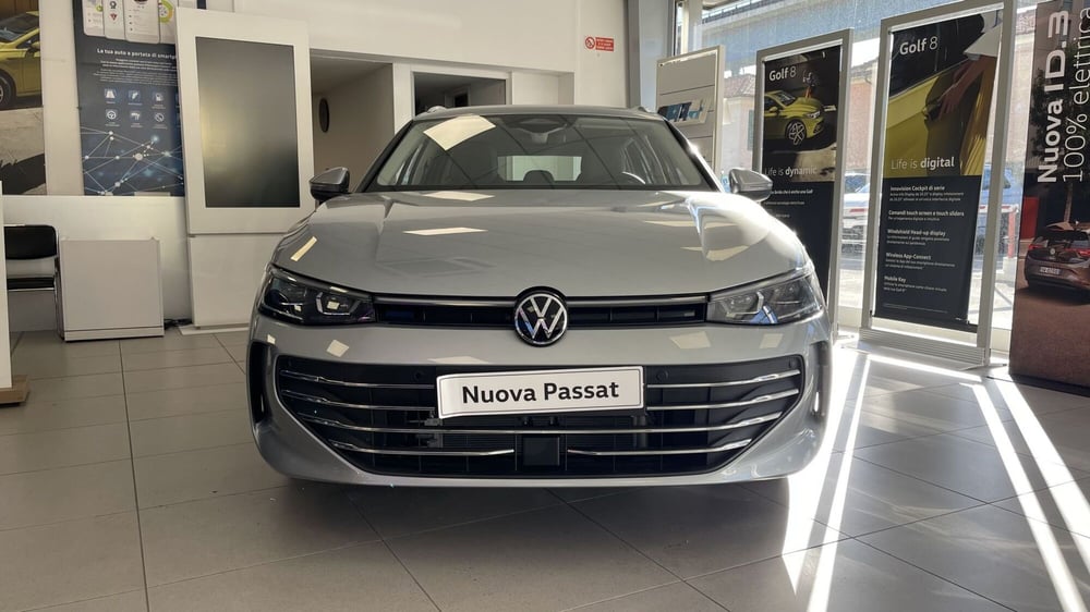 Volkswagen Passat nuova a Genova (2)
