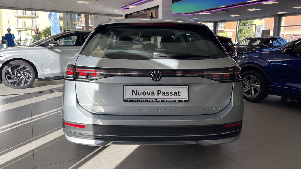Volkswagen Passat nuova a Genova (5)