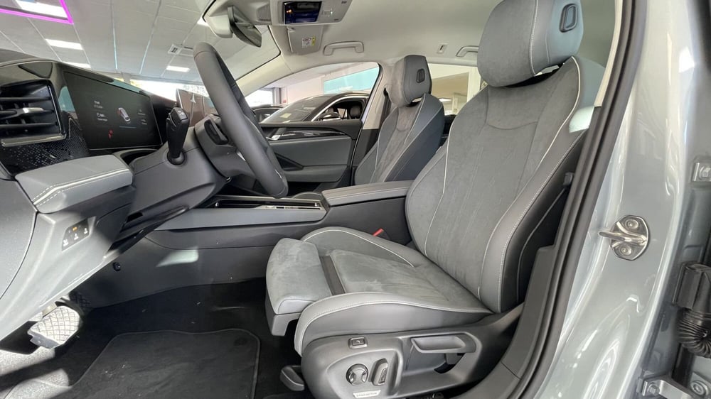 Volkswagen Passat nuova a Genova (7)