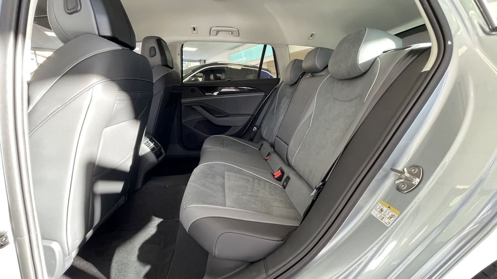 Volkswagen Passat nuova a Genova (8)