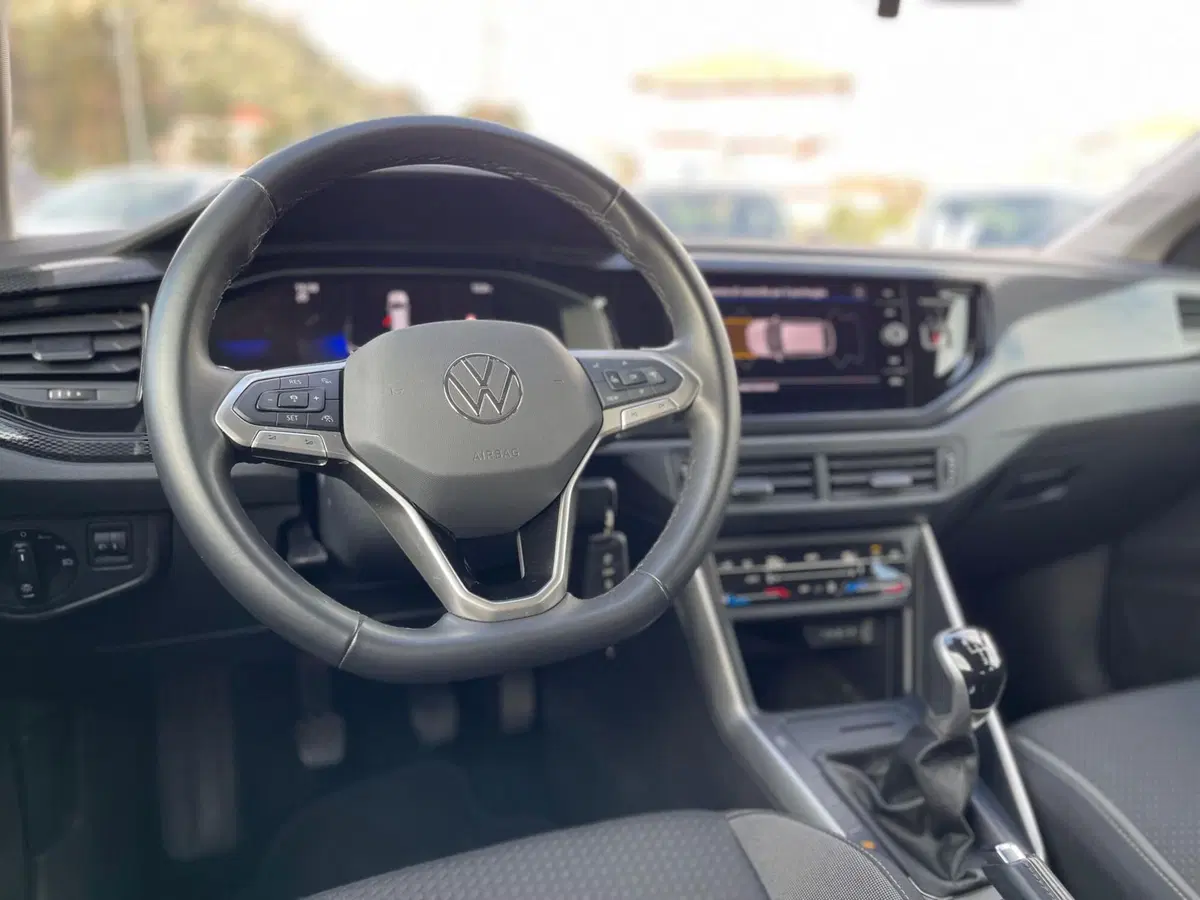 Volkswagen Taigo usata a Genova (12)