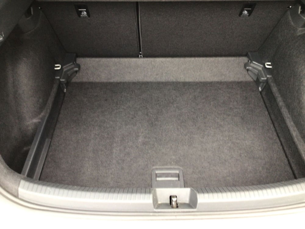 Volkswagen Taigo usata a Genova (8)