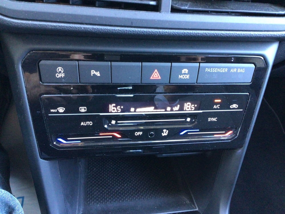 Volkswagen T-Cross usata a Genova (18)