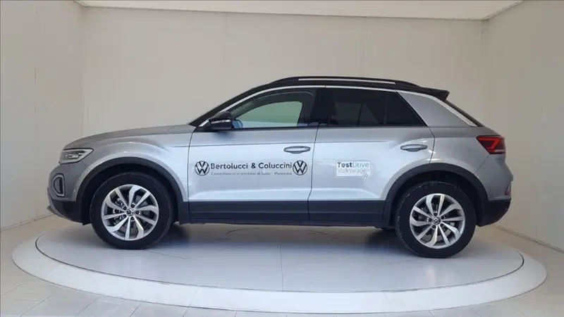 Volkswagen T-Roc nuova a Lucca (3)