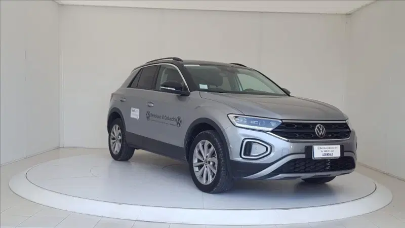 Volkswagen T-Roc nuova a Lucca (8)