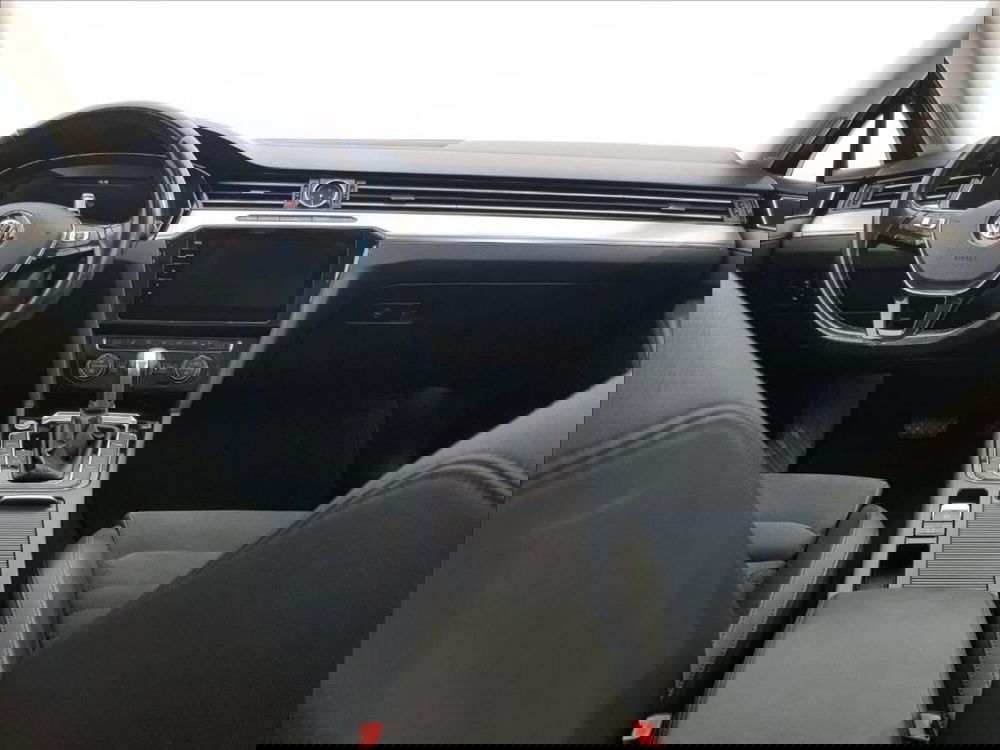 Volkswagen Passat Variant usata a Lucca (13)