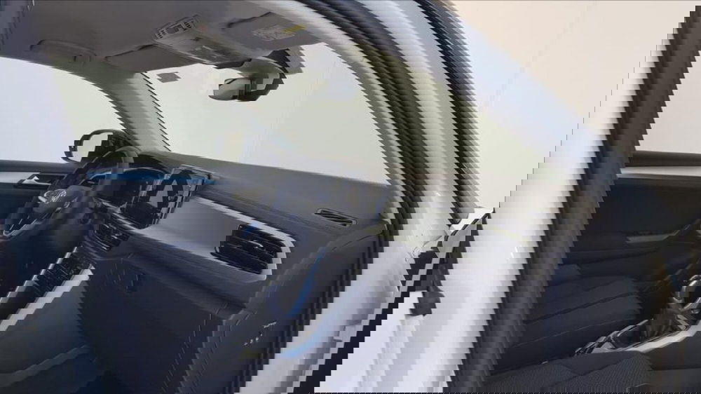 Volkswagen T-Roc nuova a Lucca (10)