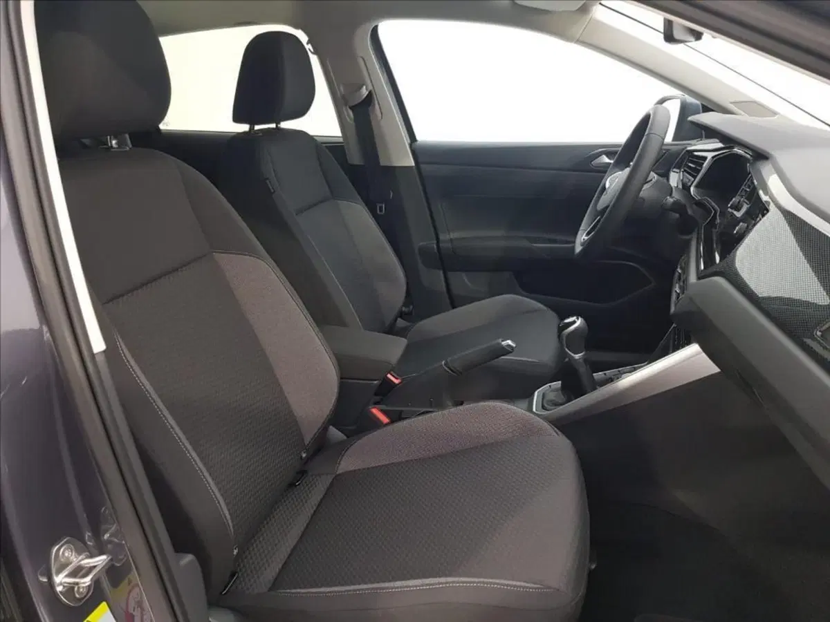 Volkswagen Taigo nuova a Lucca (11)