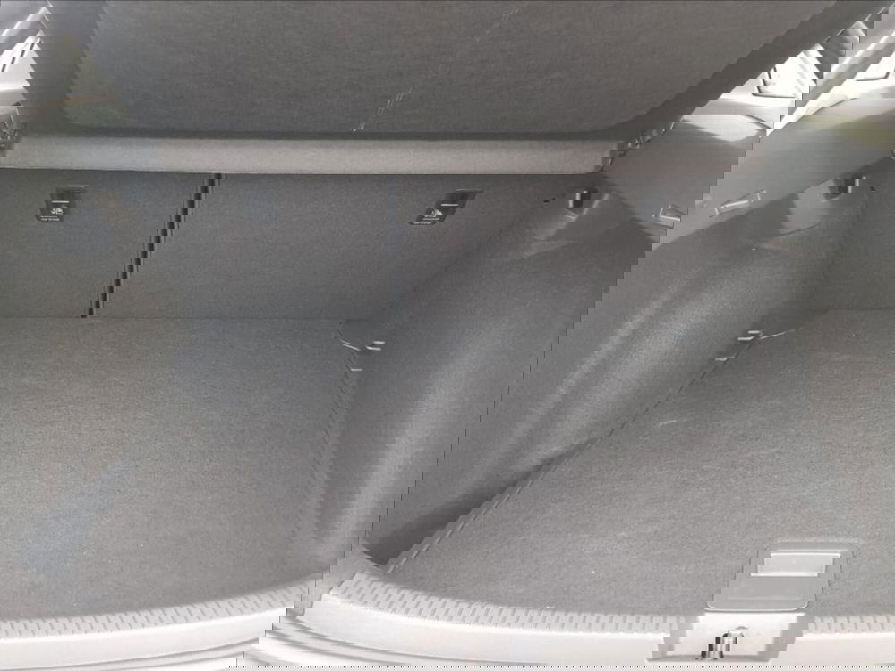 Volkswagen Taigo nuova a Lucca (15)