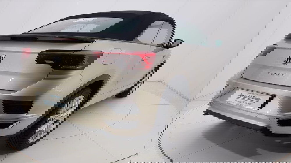 Volkswagen T-Roc Cabrio usata a Lucca (6)