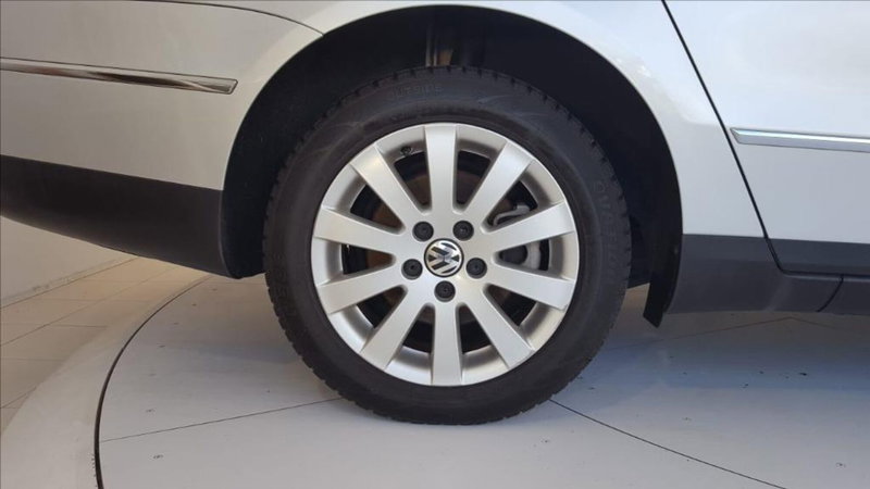 Volkswagen Passat Variant usata a Lucca (10)