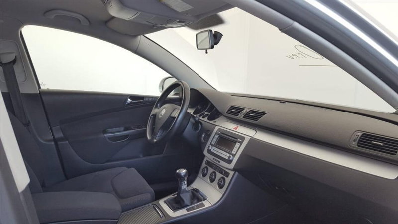 Volkswagen Passat Variant usata a Lucca (11)