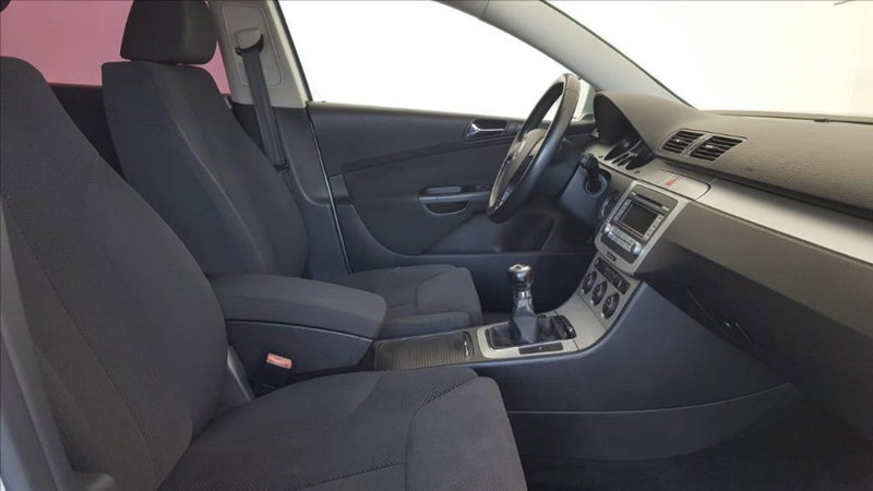 Volkswagen Passat Variant usata a Lucca (12)