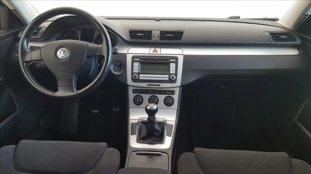 Volkswagen Passat Variant usata a Lucca (14)