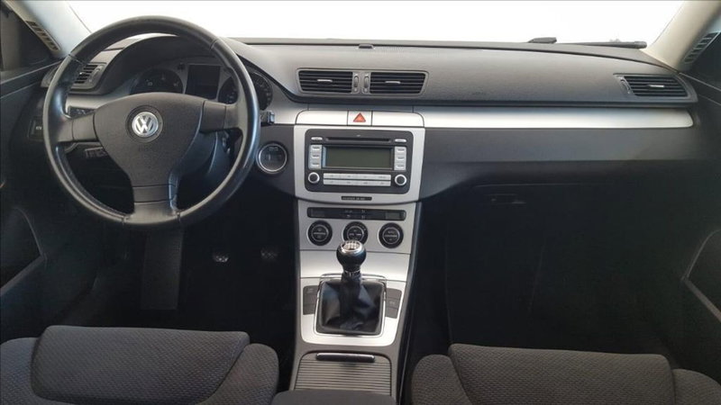 Volkswagen Passat Variant usata a Lucca (14)