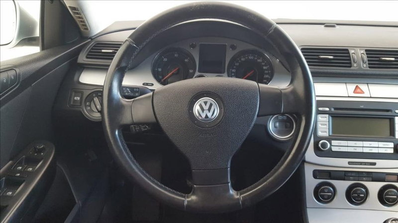 Volkswagen Passat Variant usata a Lucca (15)