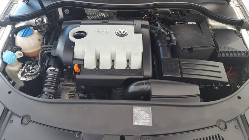 Volkswagen Passat Variant usata a Lucca (18)