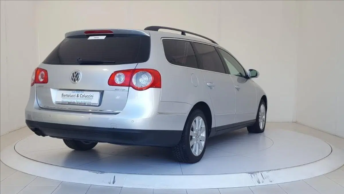 Volkswagen Passat Variant usata a Lucca (7)