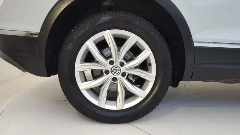 Volkswagen Tiguan usata a Lucca (9)