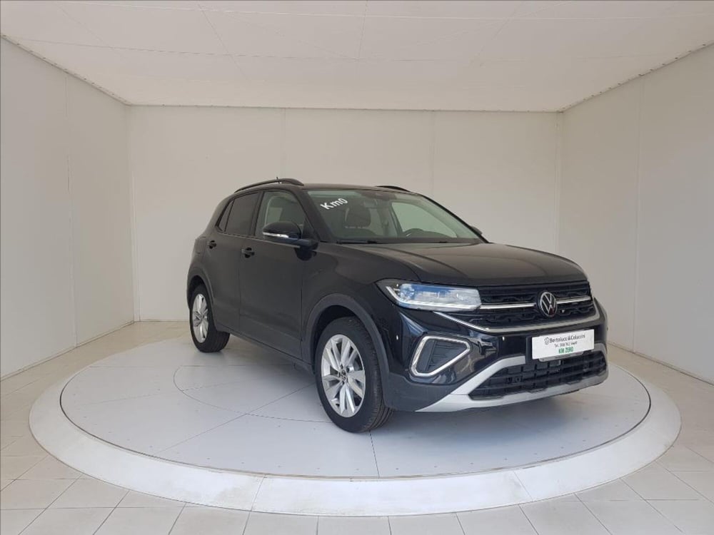 Volkswagen T-Cross nuova a Lucca (8)