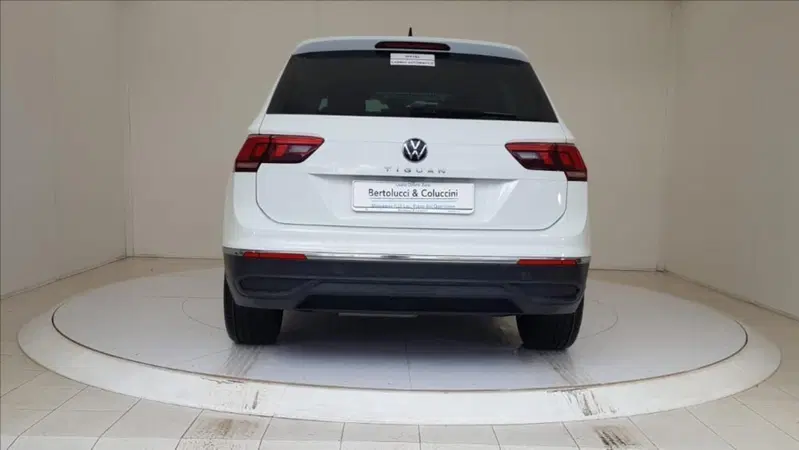 Volkswagen Tiguan usata a Lucca (5)