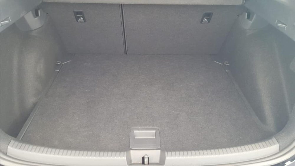 Volkswagen Taigo nuova a Lucca (15)