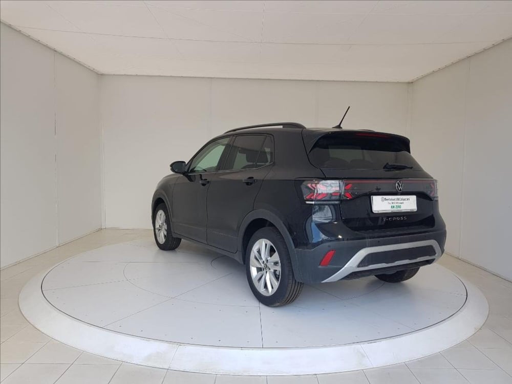 Volkswagen T-Cross nuova a Lucca (4)
