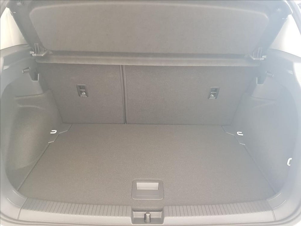 Volkswagen T-Cross nuova a Lucca (16)