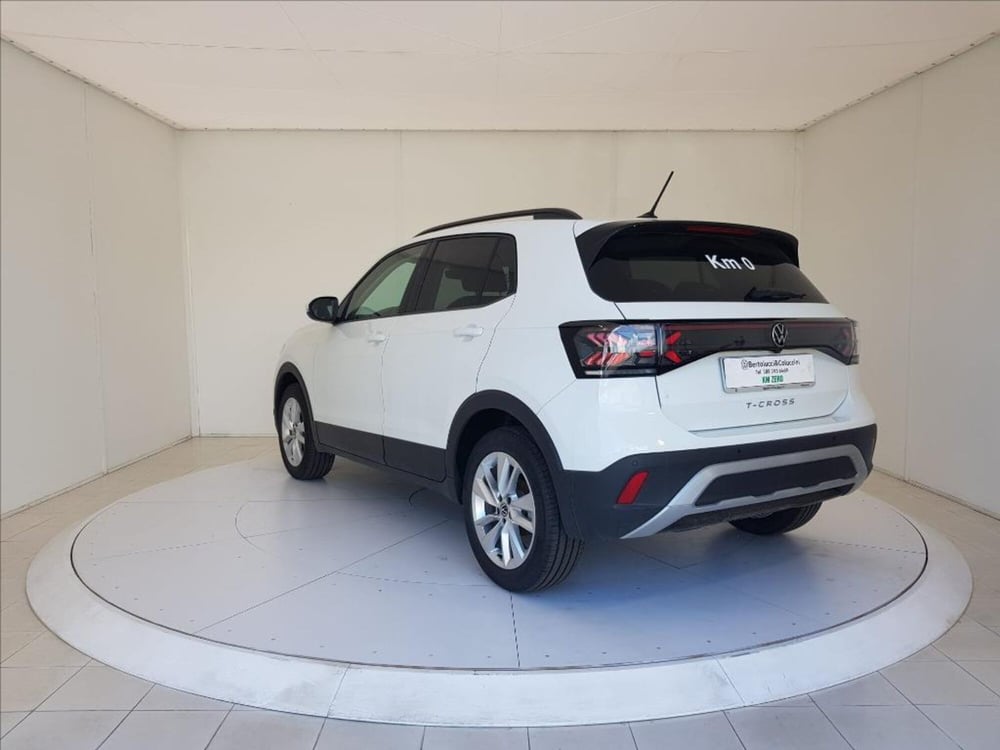 Volkswagen T-Cross nuova a Lucca (4)