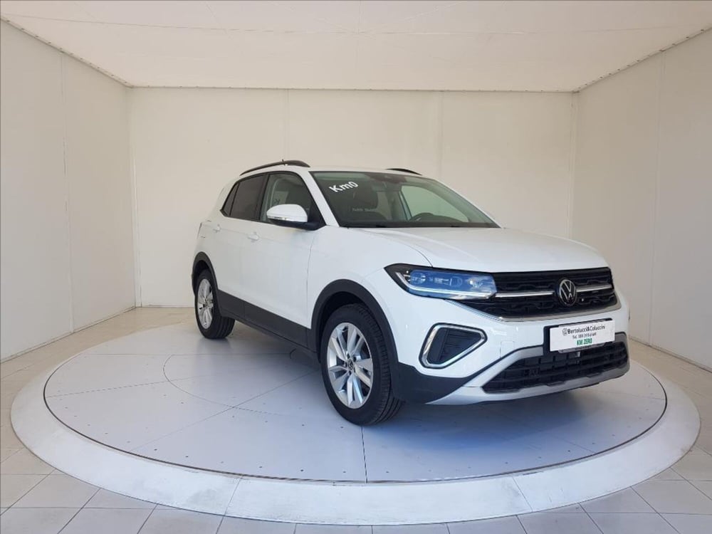 Volkswagen T-Cross nuova a Lucca (8)