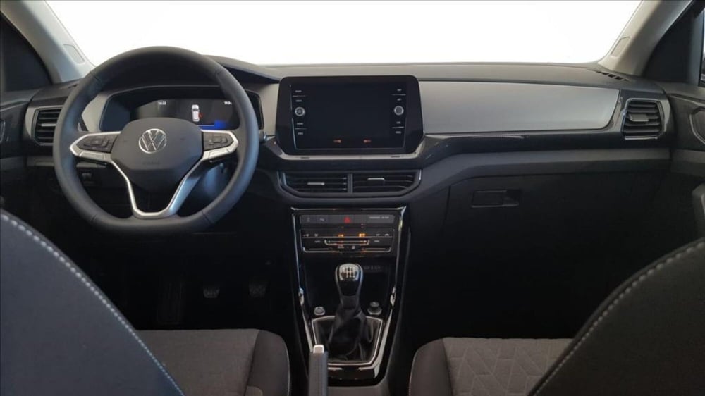 Volkswagen T-Cross nuova a Lucca (13)