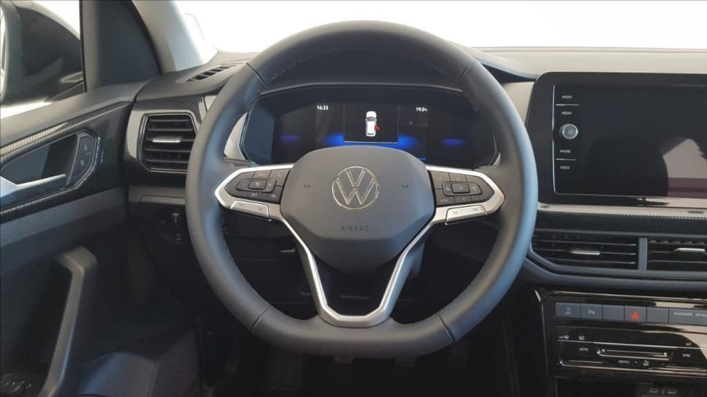 Volkswagen T-Cross nuova a Lucca (14)