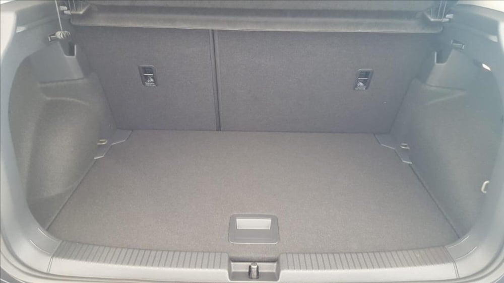 Volkswagen T-Cross nuova a Lucca (15)